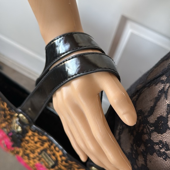 Betseyville Betsey 🐆🌺 Johnson black and pink floral leopard oversized tote purse - Picture 8 of 9